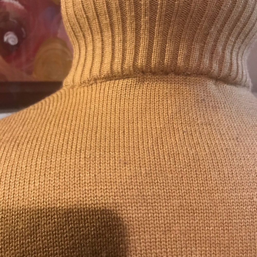 Sweater - Picture 2 of 6